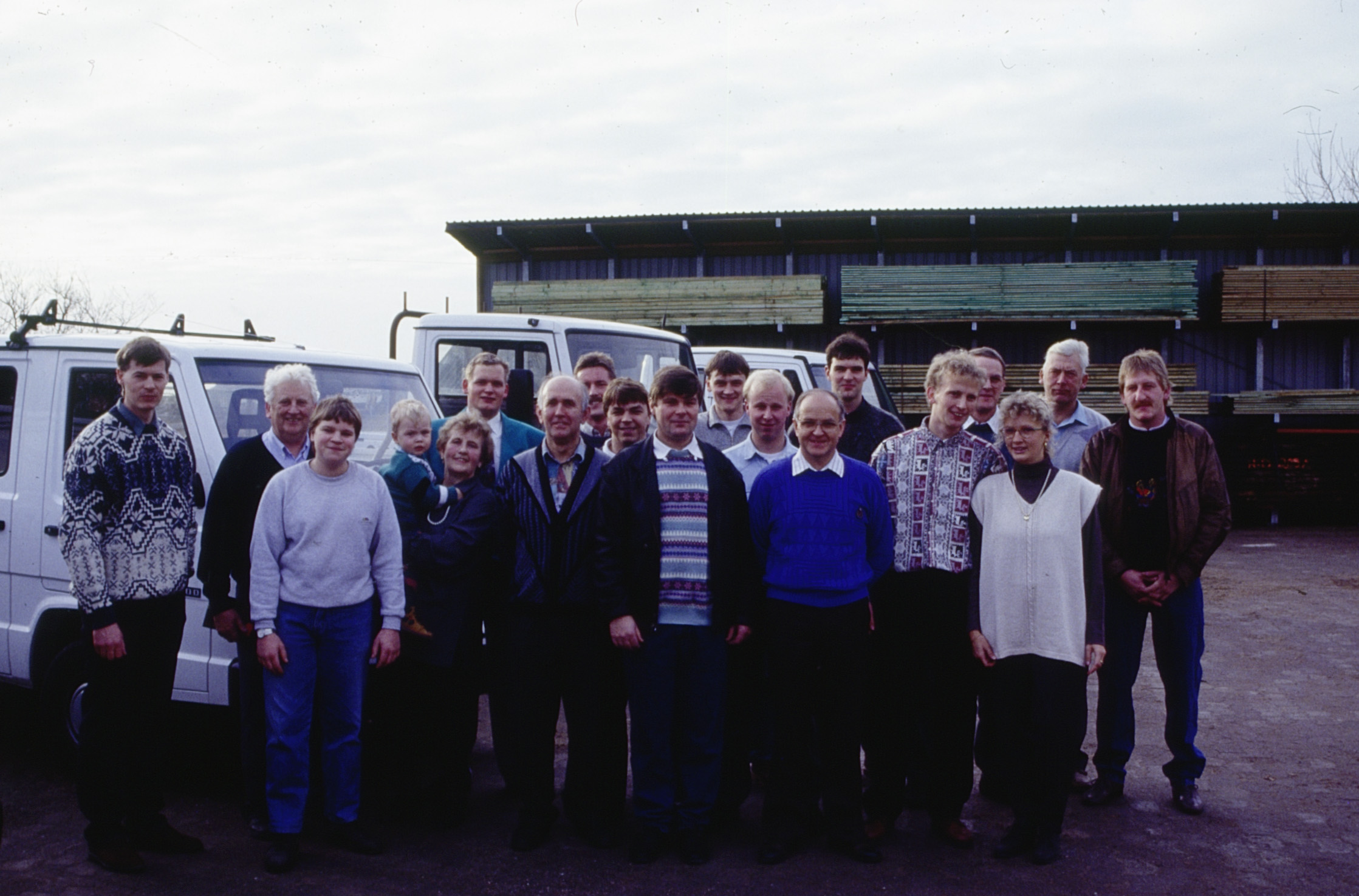 Das Team der Tischlerei M. Jensen zum Zeitpunkt der Übergabe.