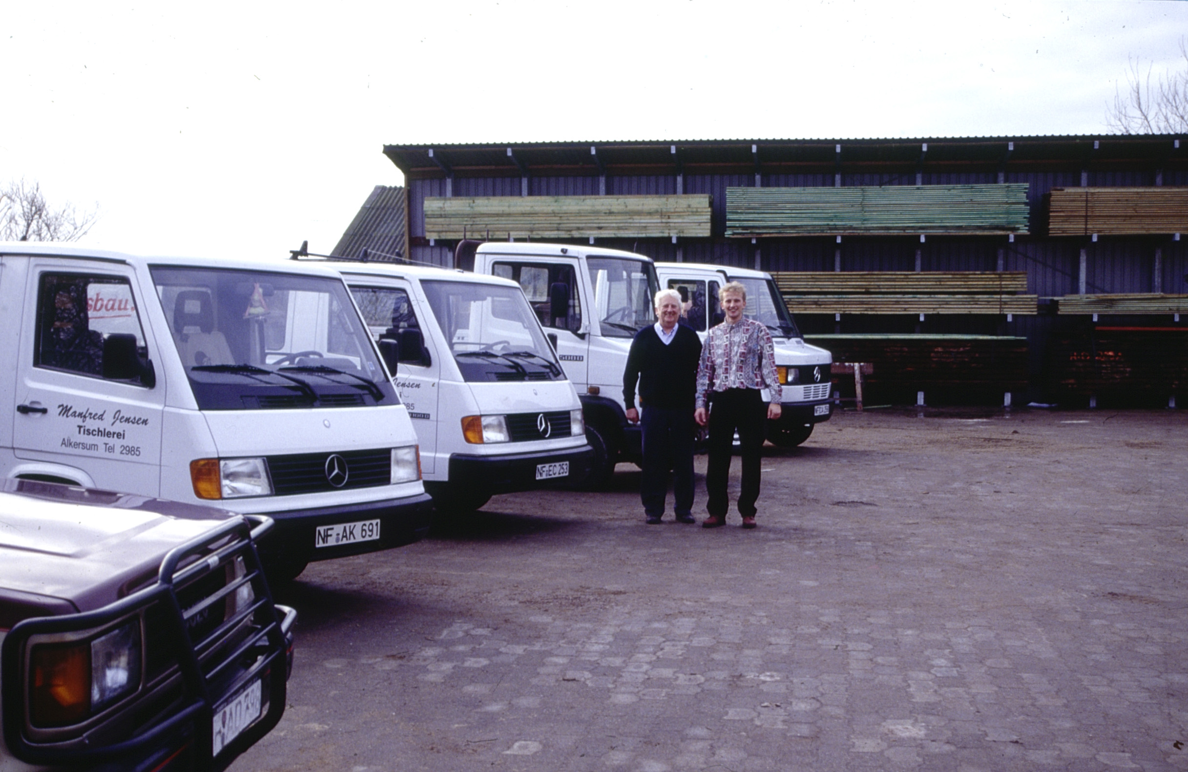 Betriebsübergabe: Manfred Jensen übergibt die Tischlerei an seinen Sohn Frerk Jensen.